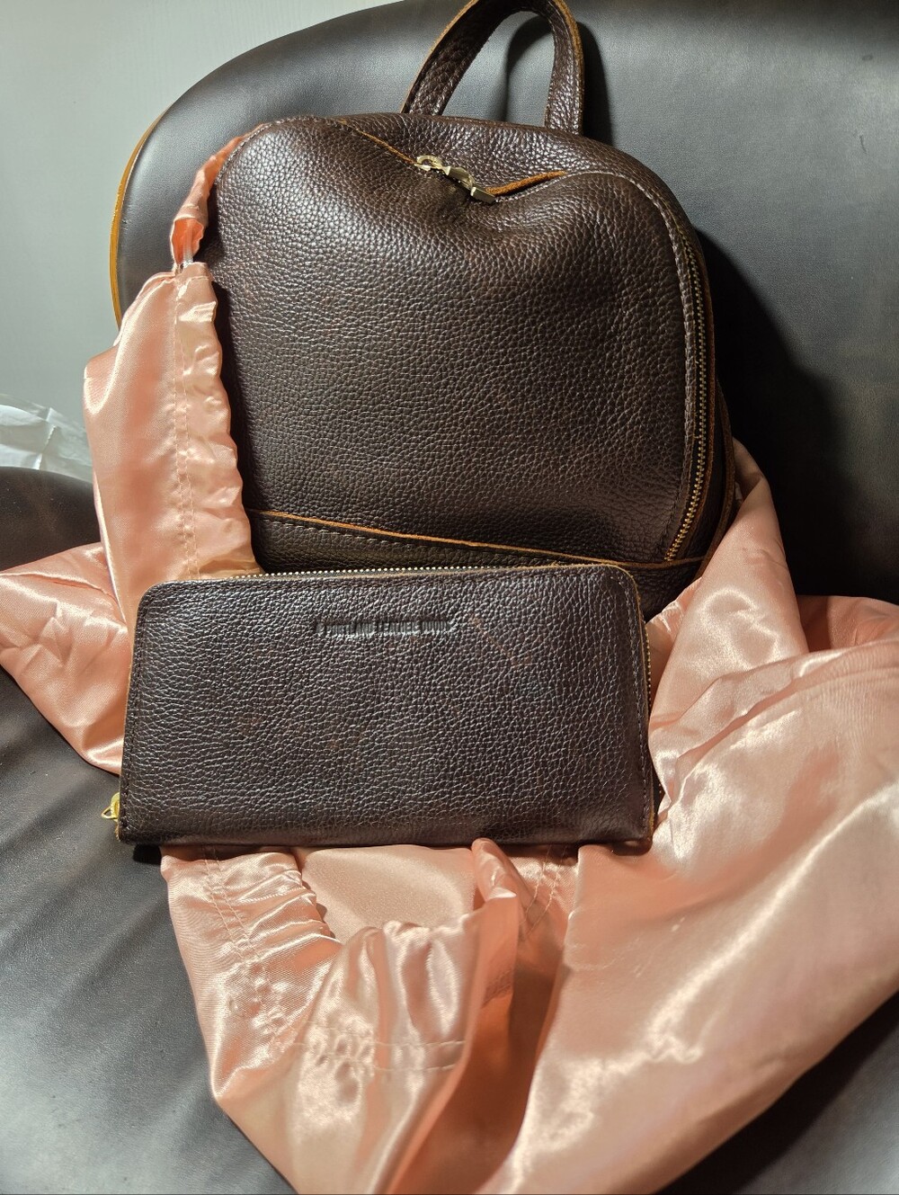 Portland Leather Rue Backpack and wallet - Picture 11 of 11
